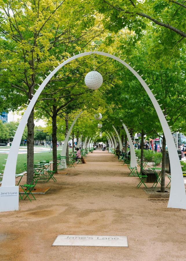 Sonder At Commerce Dallas Exterior photo